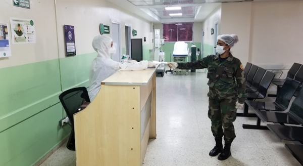 Hospital Central de las Fuerzas Armadas prepara área para asistir pacientes con síntomas sospechosos a COVID-19.